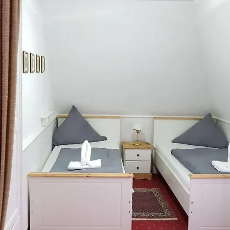 Апартаменты Ferienwohnung-soltau-2-og-links Bohl